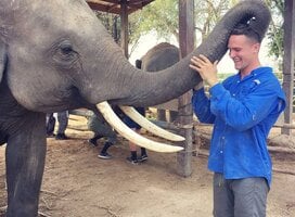 volunteer in Thailand with volsol1
