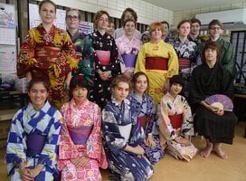 Make international friends while learning Japanese.