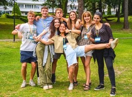 Angloville: Discover the World 