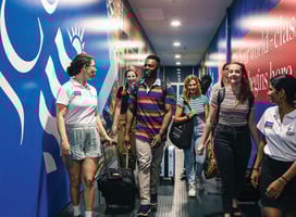 Students arriving to the welcome service