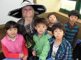 Tiffany Teacher and class